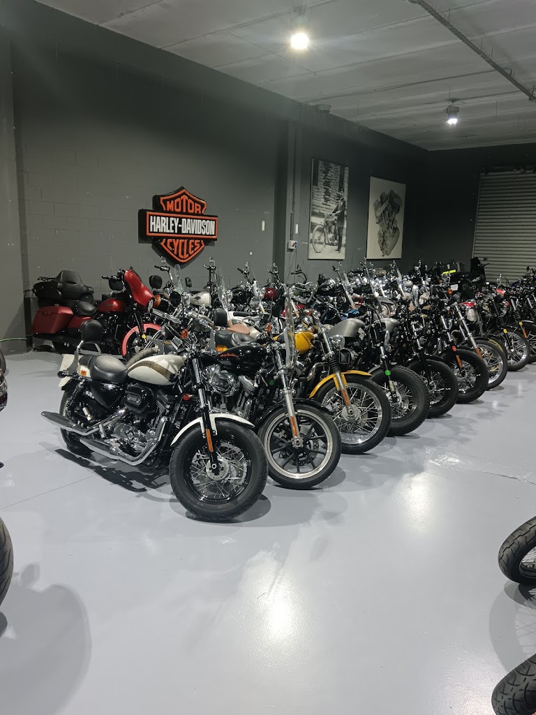 Custom Addicts - Taller de motos y tienda de accessorios