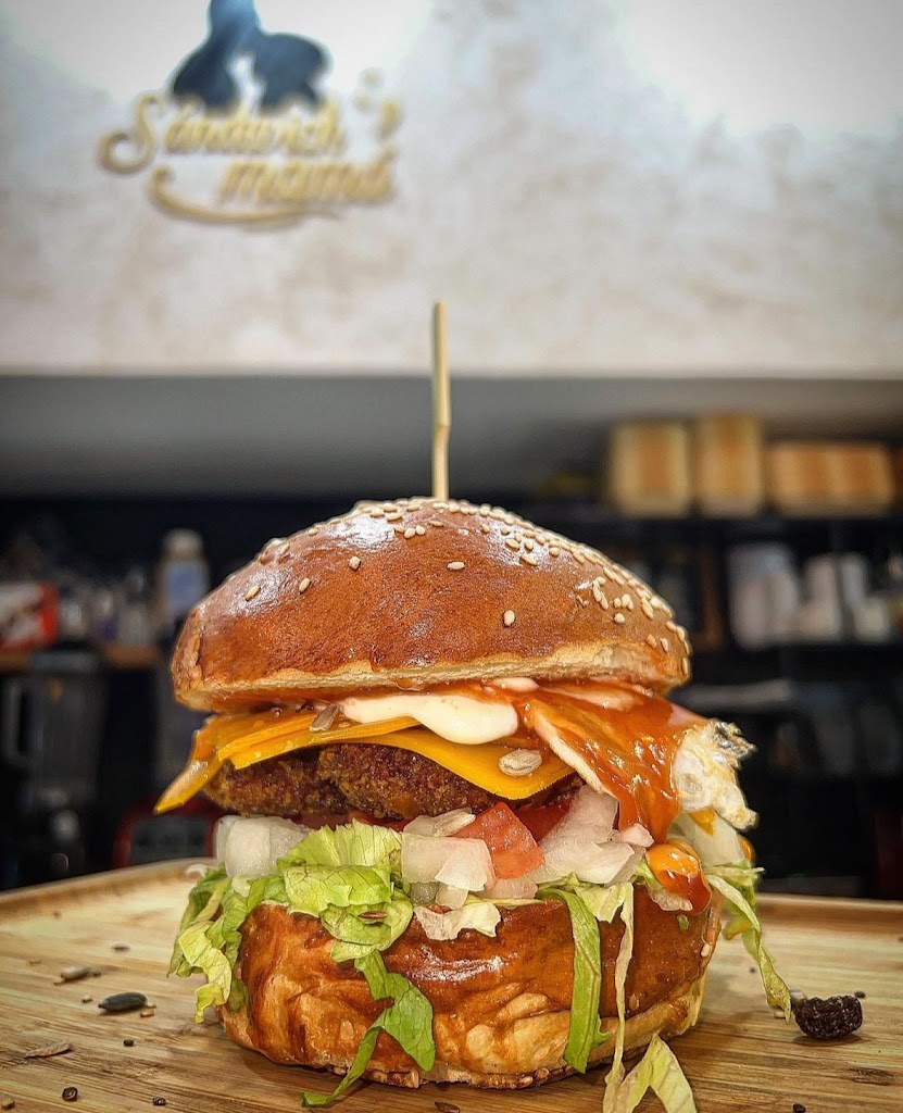 Sandwich Mama — Comida y bebida