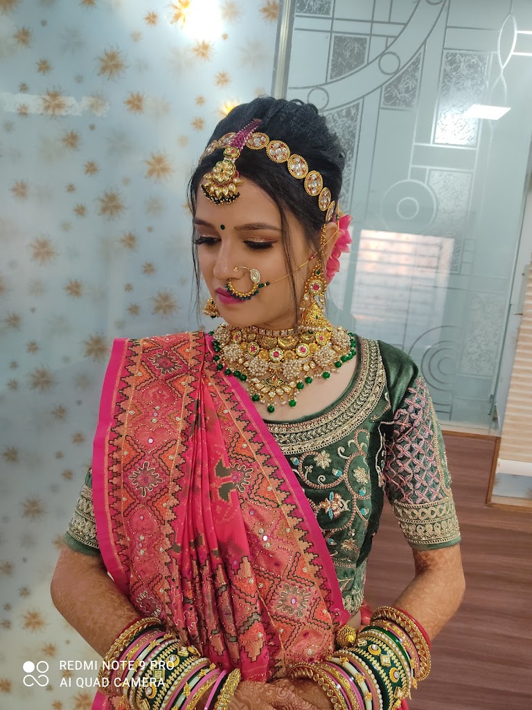 Bindi Beauty Salon Bhavnagar