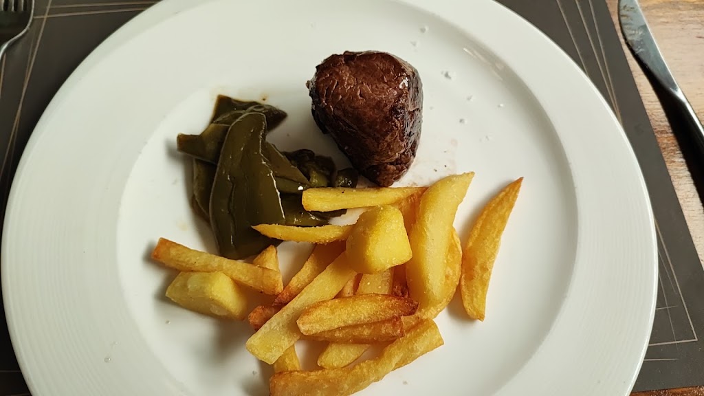 Restaurant El Meson — Comida y bebida