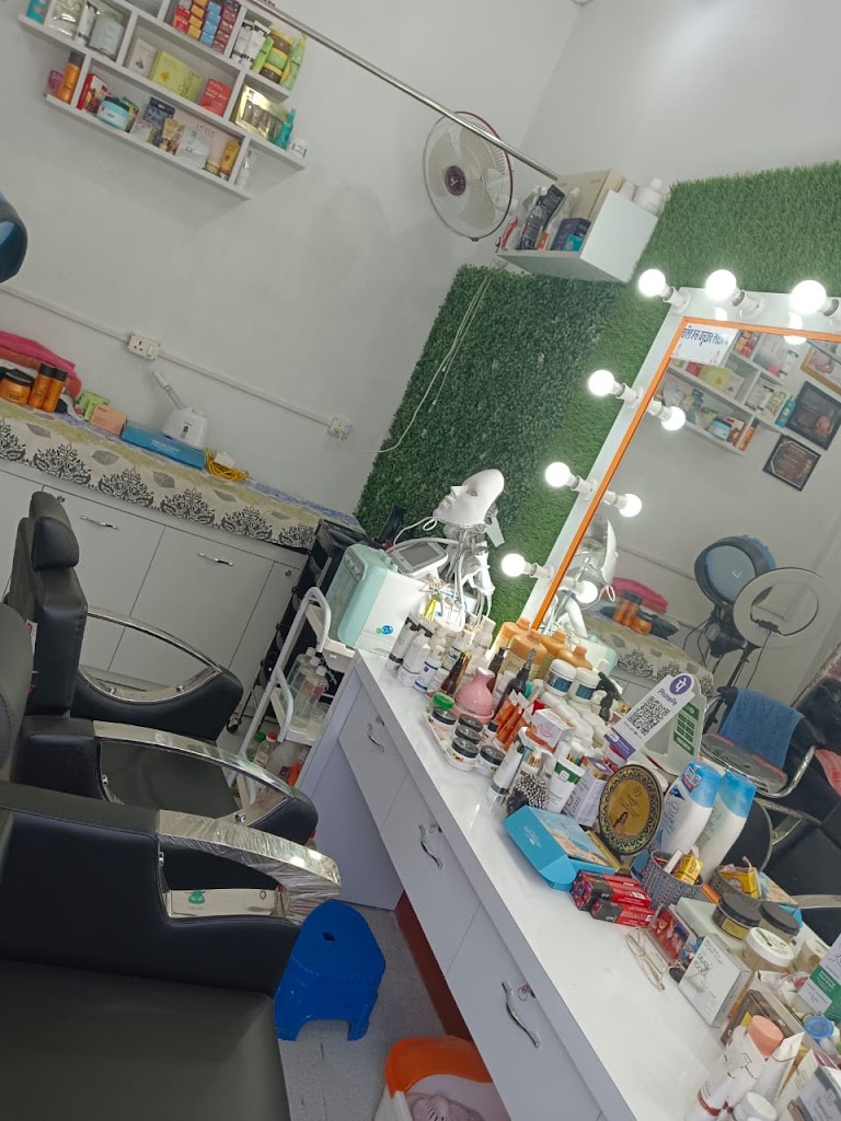 Sarmisthaa S Makeover Beauty Clinic Academy