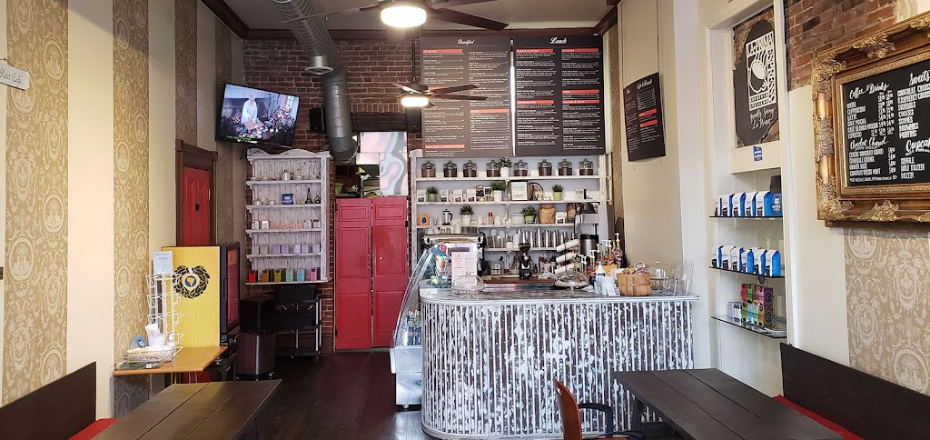 Photo of Le Petit Cafe & Grille