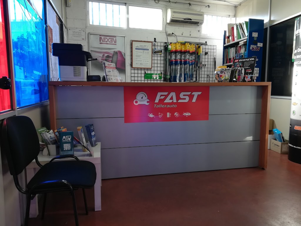 Castrol Service Fast Tallerauto — Interior