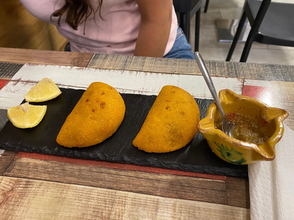 Bar Restaurant La Fusteria — Empanada
