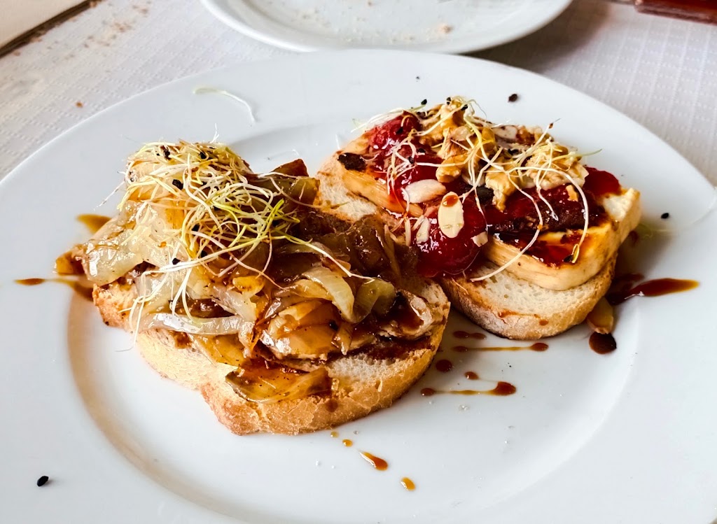 Tasca El Riego — Comida y bebida