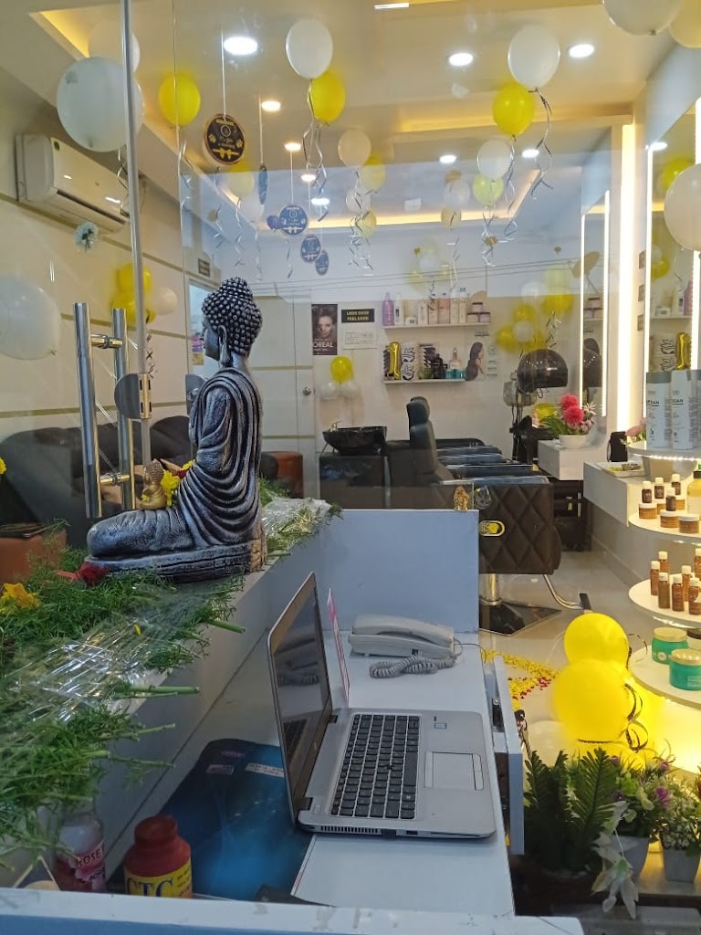 Gorgeous Womens Beauty Parlour