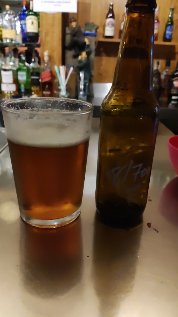 El Que Faltaba Bar De Copas — Comida y bebida