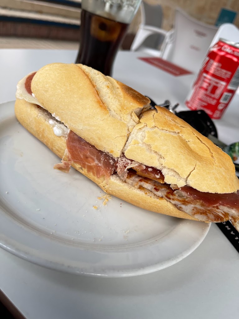 Bar Al Andalus — Comida y bebida