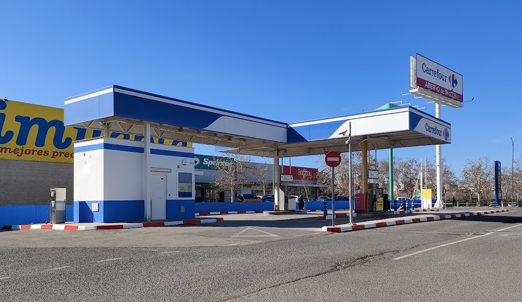 Carrefour — Estacion de servicio