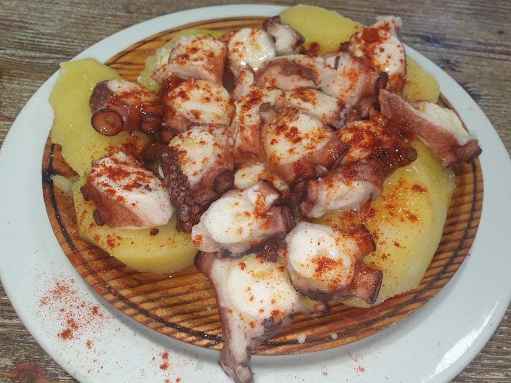 Meson A Casa Da Veiguela II — Comida y bebida
