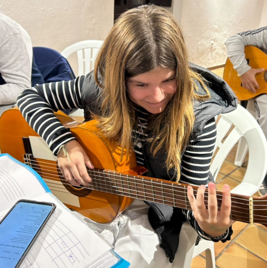 Escuela de guitarra y canto Pili Castillo