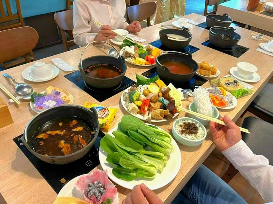迦樂悅素食喜宴會館/迦樂悅複合式蔬食餐廳【台中素食｜素食餐廳｜附近素食｜火鍋吃到飽 ｜婚宴會館｜喜宴 ｜合菜 ｜熱炒 】 的照片