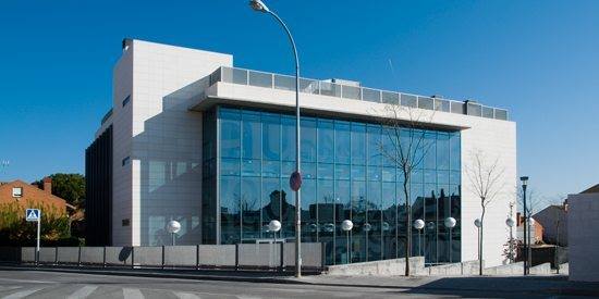 Biblioteca Publica Municipal de Ciempozuelos. — Del propietario