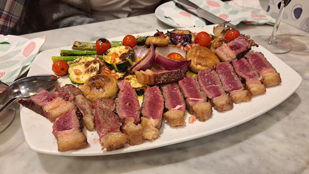 Restaurante La Alternativa — Comida y bebida