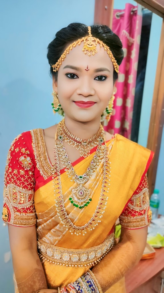 Sravanthi Beauty Parlour