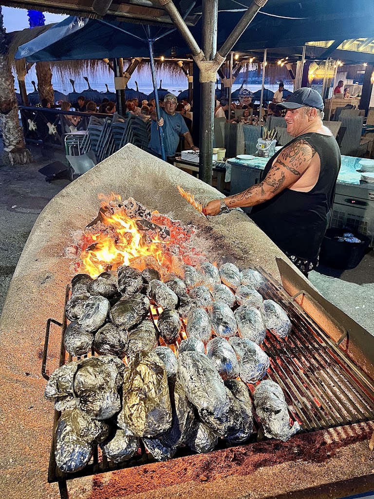 Bar restaurante La Dorada de Plata — Comida y bebida