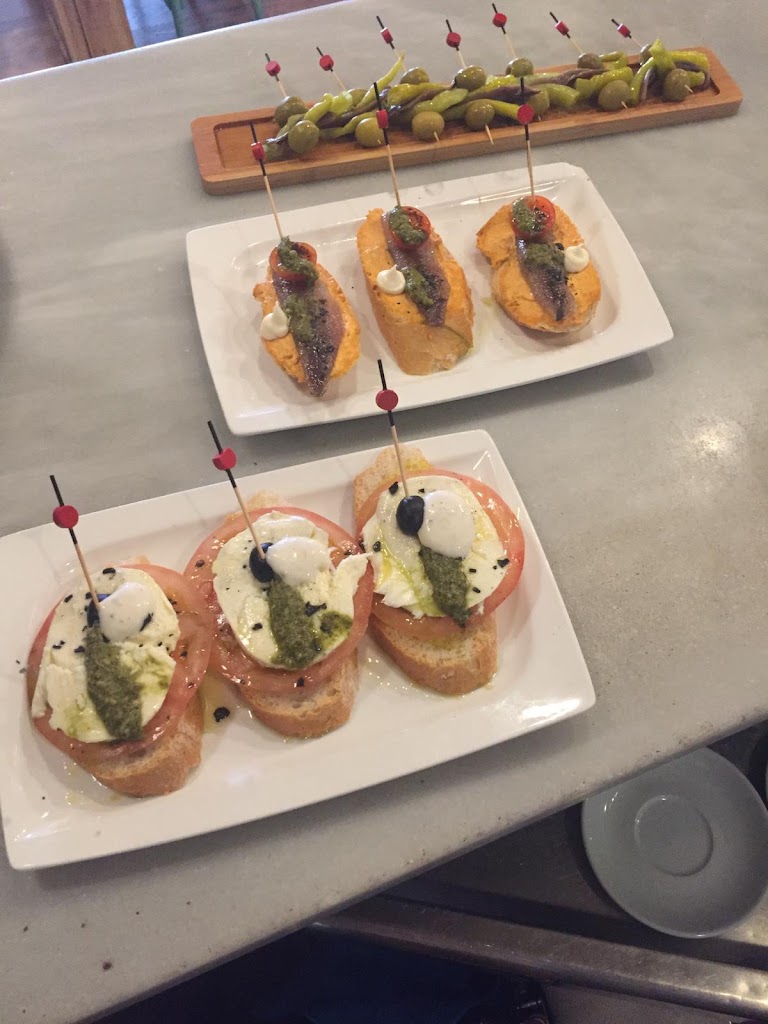Restaurante la Tienda — Comida y bebida
