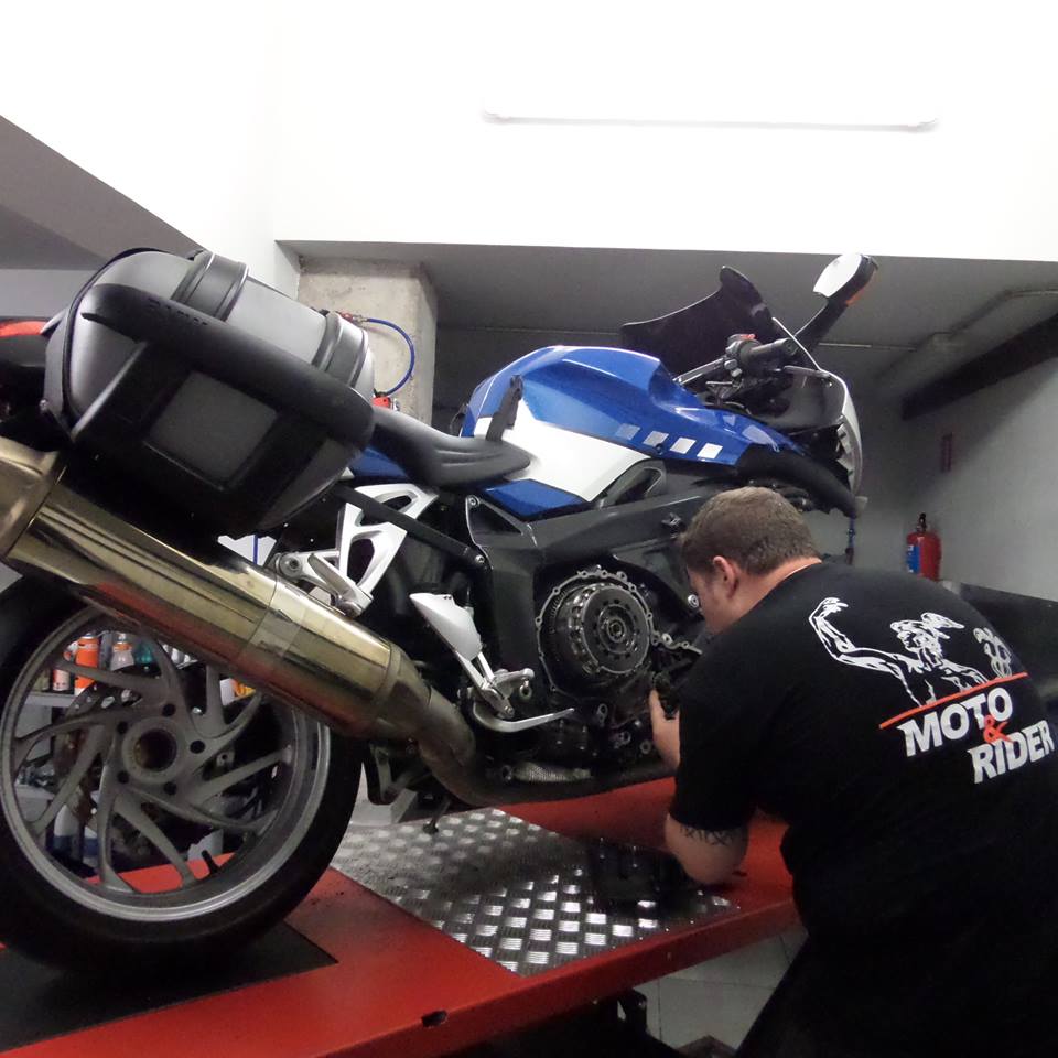 MOTO & RIDER Castrol Service — Del propietario