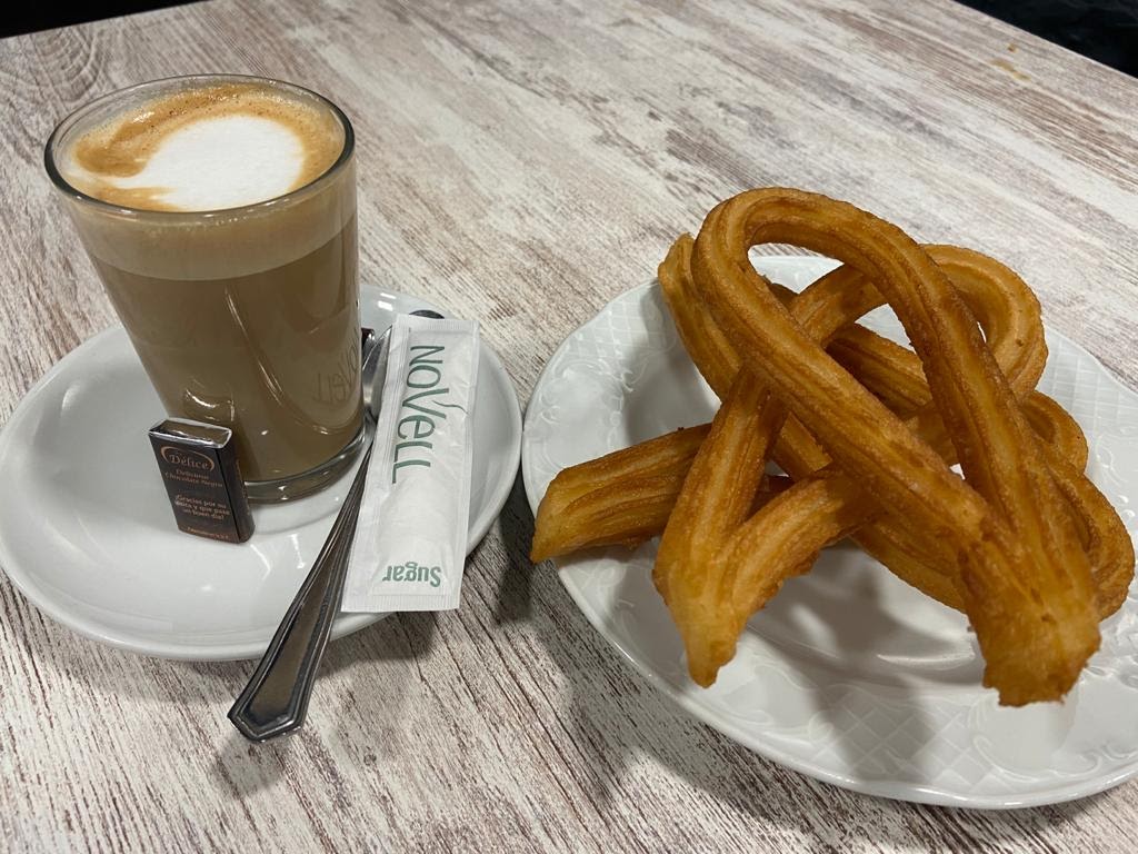 Bar y cafeteria Boadilla — Comida y bebida