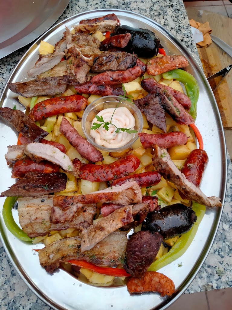 Bar Restaurante La Atalaya BRASA — Comida y bebida
