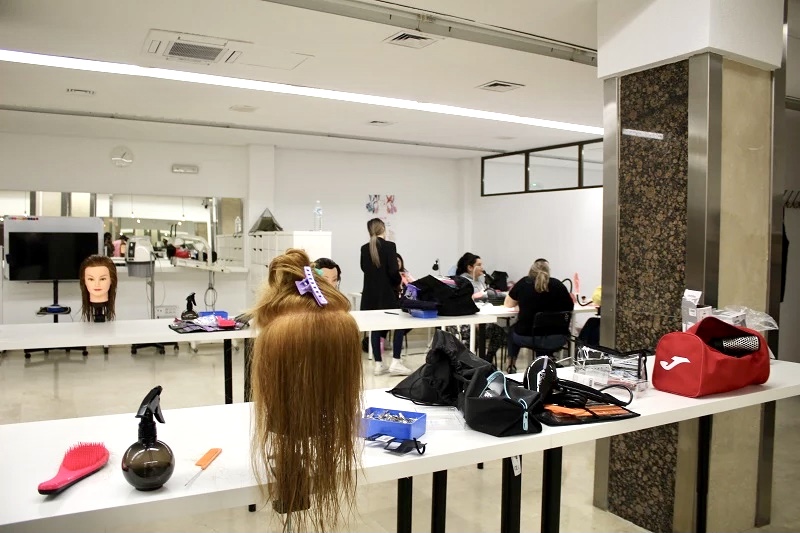 New Fama, Escuela de Peluqueria y Estetica — Peinado