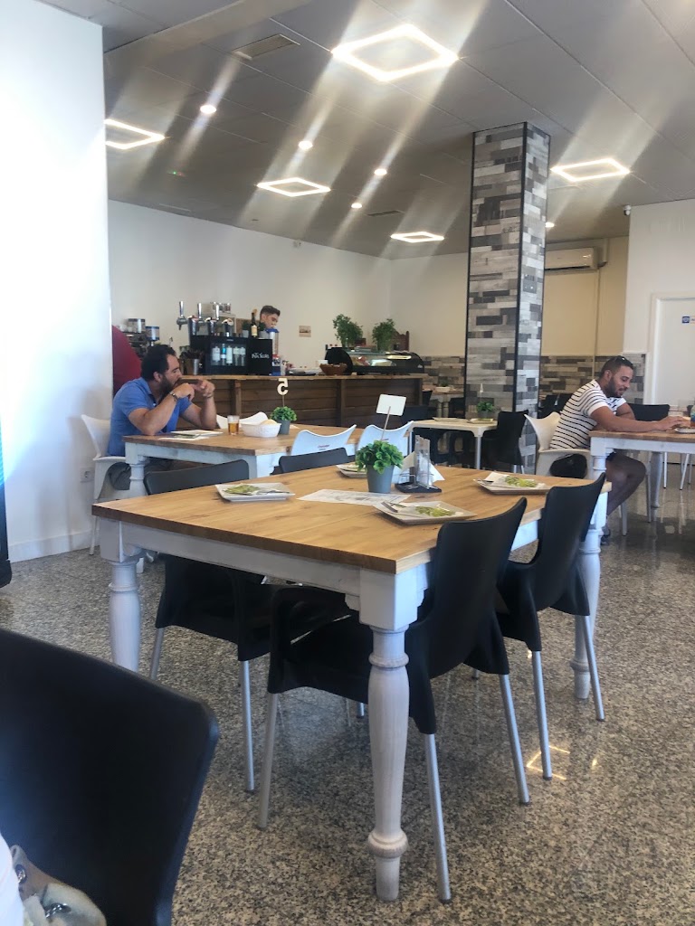 RESTAURANTE BORA BORA II* CARNES A LA BRASA — Ambiente