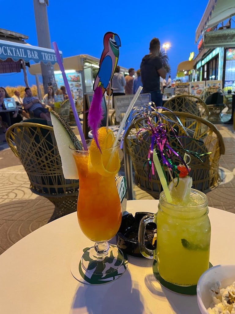 Bar Peters Strandarena — Comida y bebida