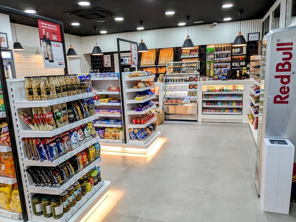 Estacion de Servicio Repsol — Interior