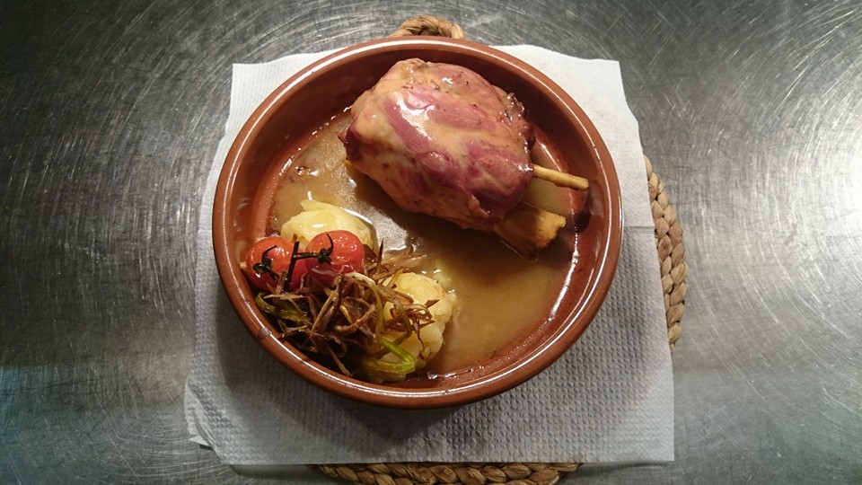 Restaurante Casa Julian — Comida y bebida