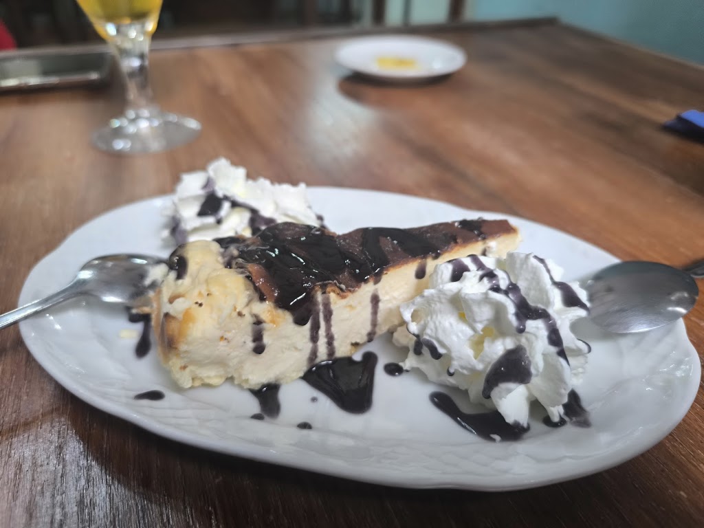 Tasca Pulperia el Tarros — Comida y bebida