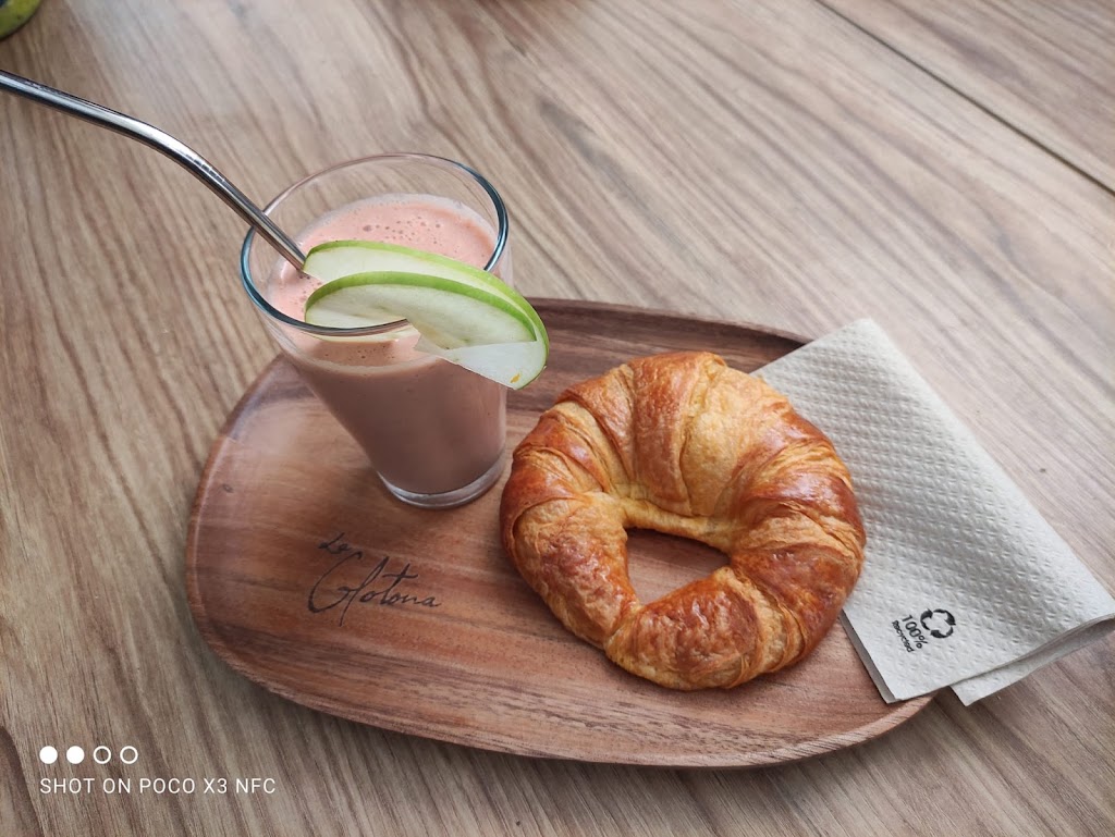 La Glotona Coffee & Bowls — Cafe