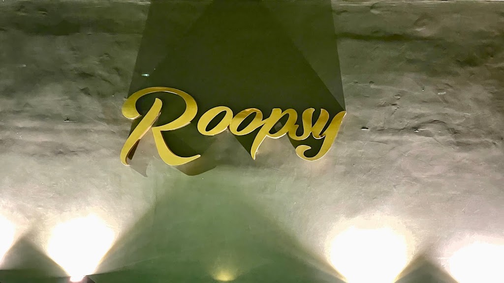 Roopsy Matrix Salon