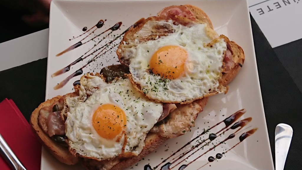 El Petit Roserar — Comida y bebida