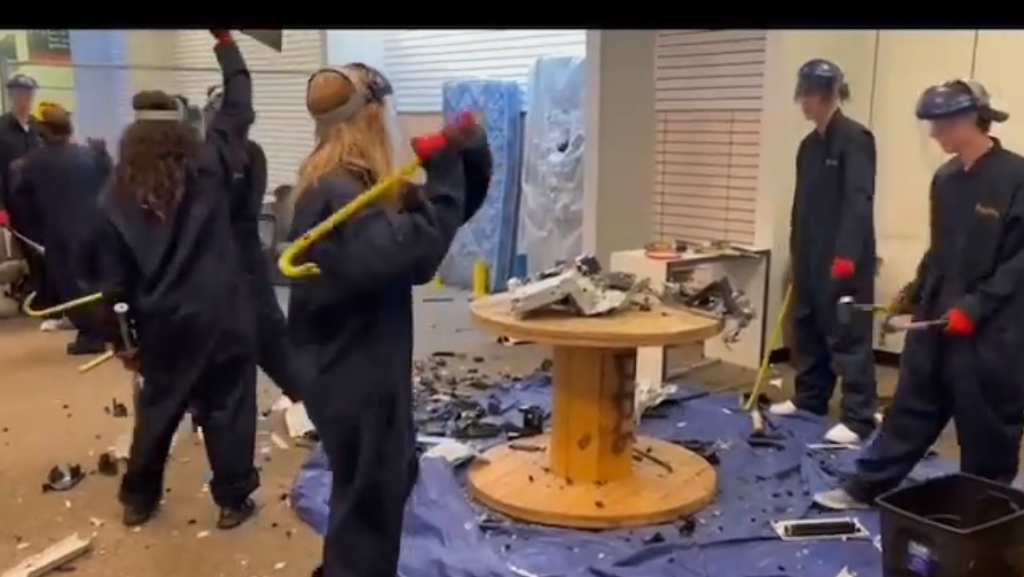  Smash Room Iowa: Splatter Room