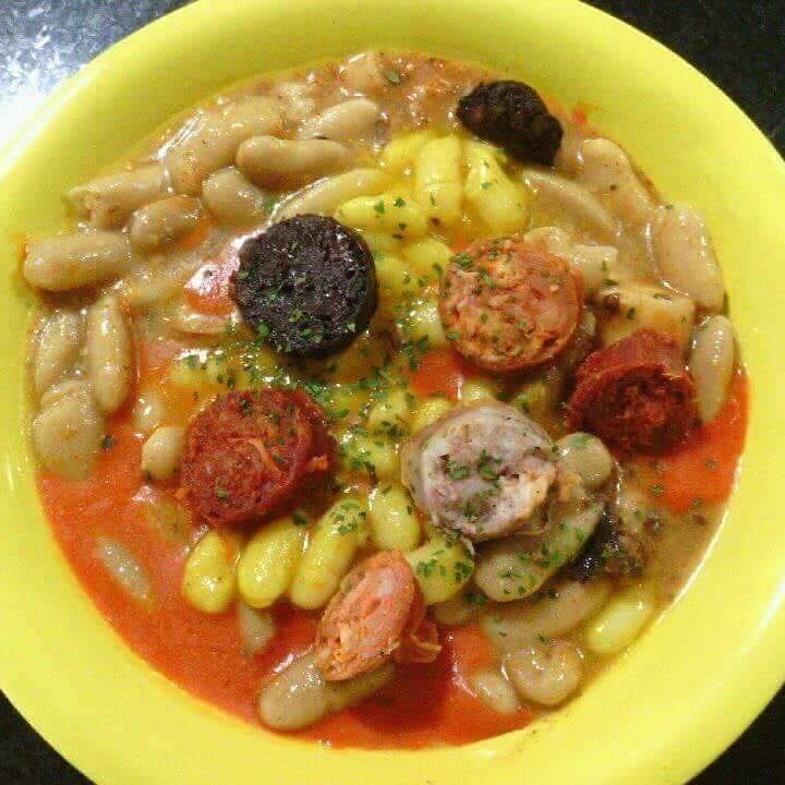 Chez Danne Bar Restaurante — Comida y bebida
