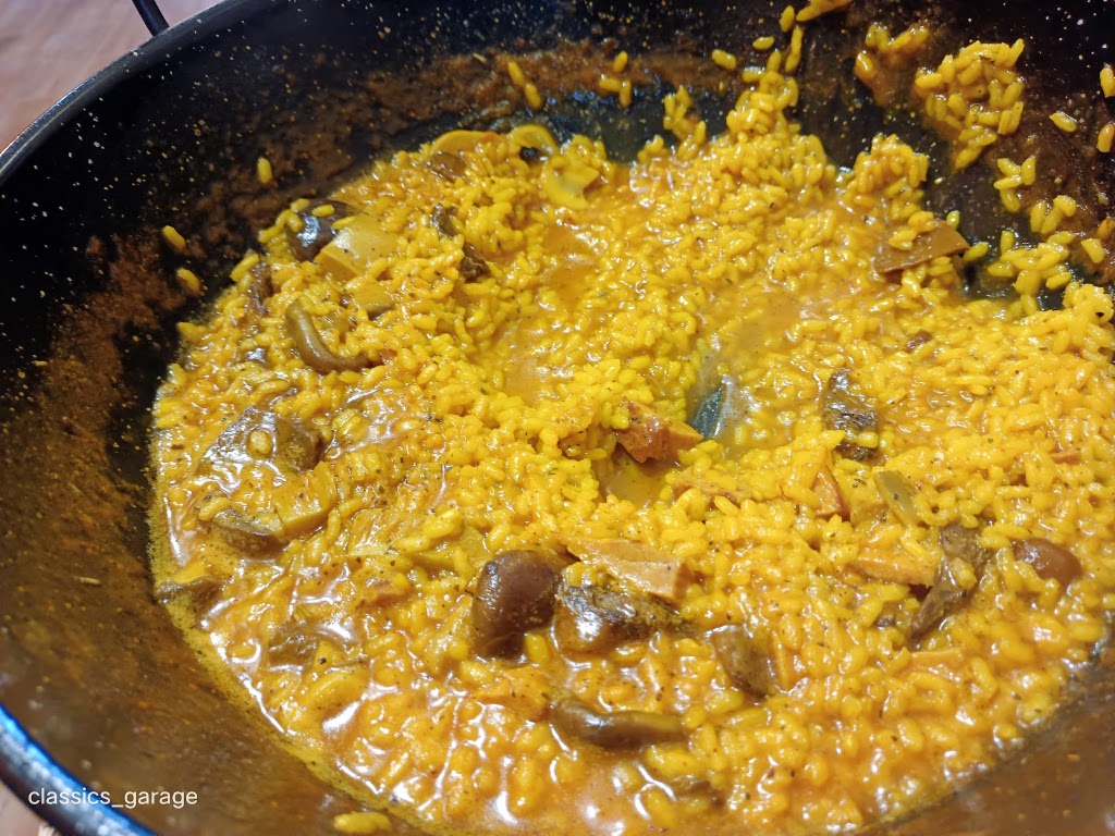 IZANEUS — Paella