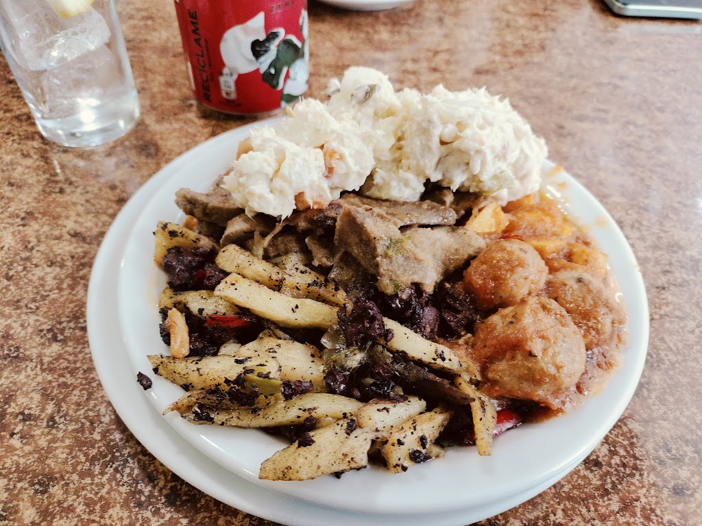 Cafeteria Menfis — Comida y bebida