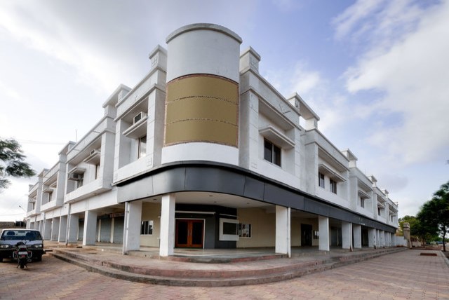 Oyo 5182 Hotel Empire