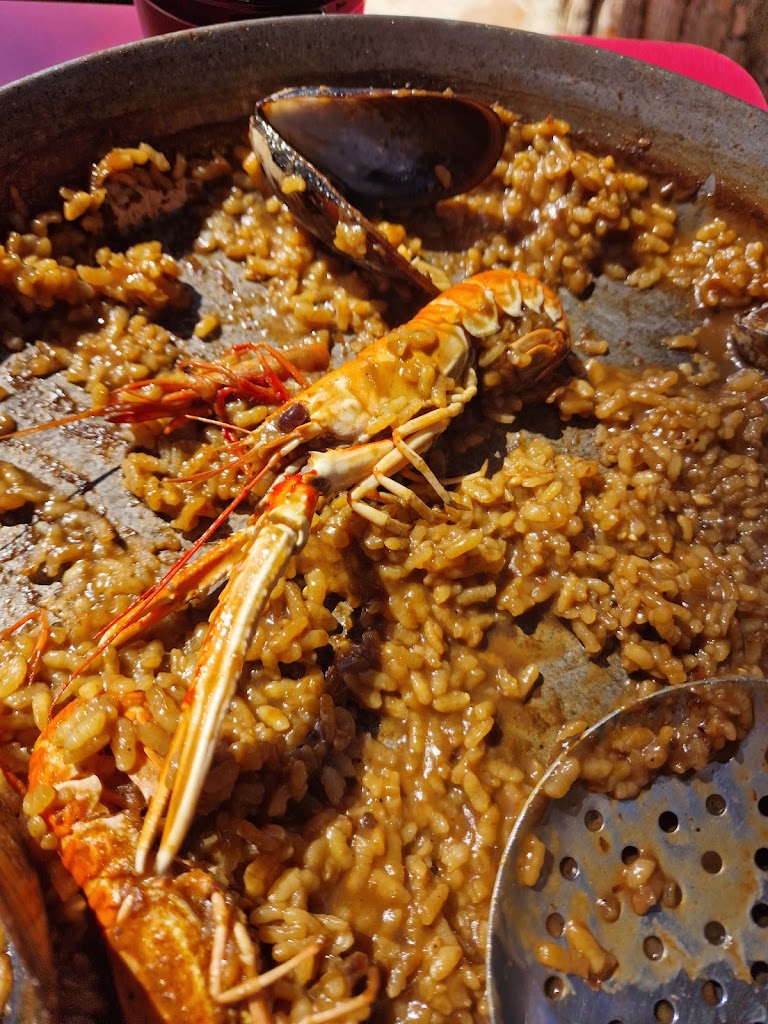Restaurant El Peix Grillat pineda de mar — Paella