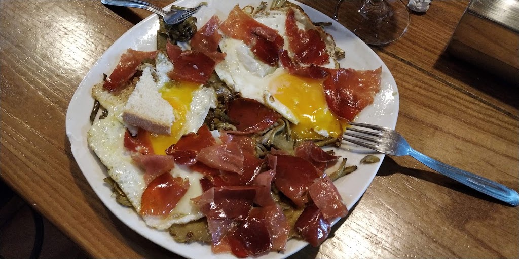 Tasca Ernesto - La Oficina — Comida y bebida