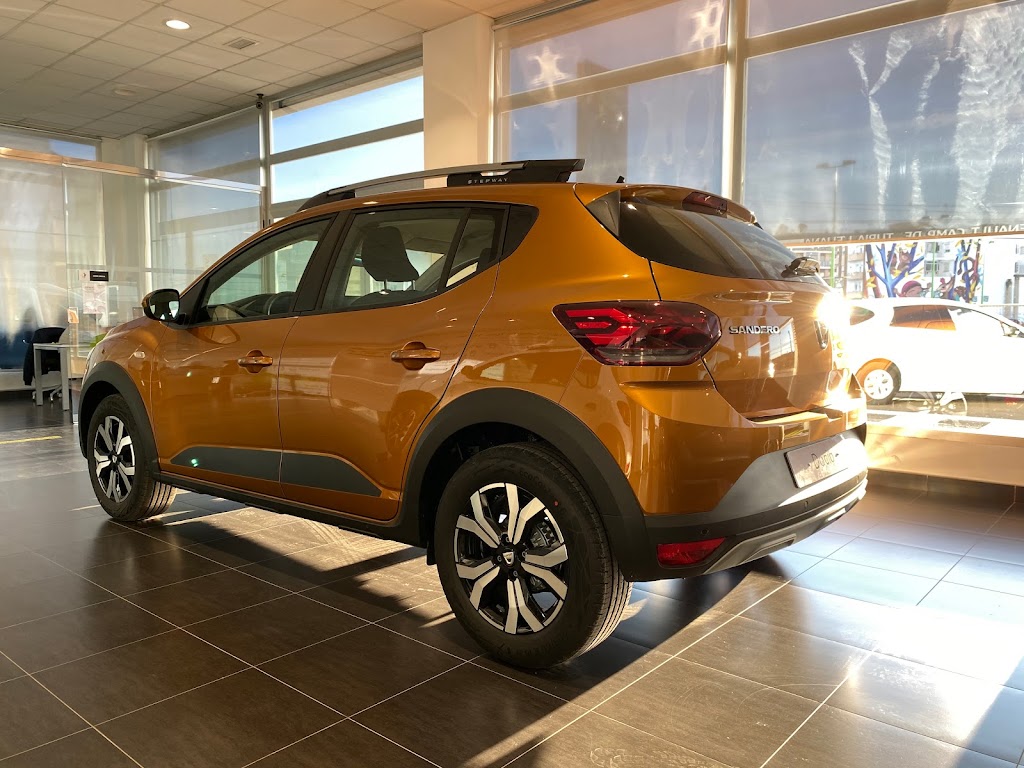 RENAULT NAVARROO AUTOOMOCIO L'ELIANA CONCESIONARIO — Interior