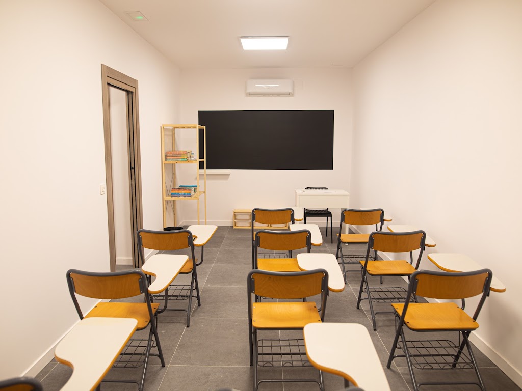 Studio Chinela - Academia de ingles — Del propietario