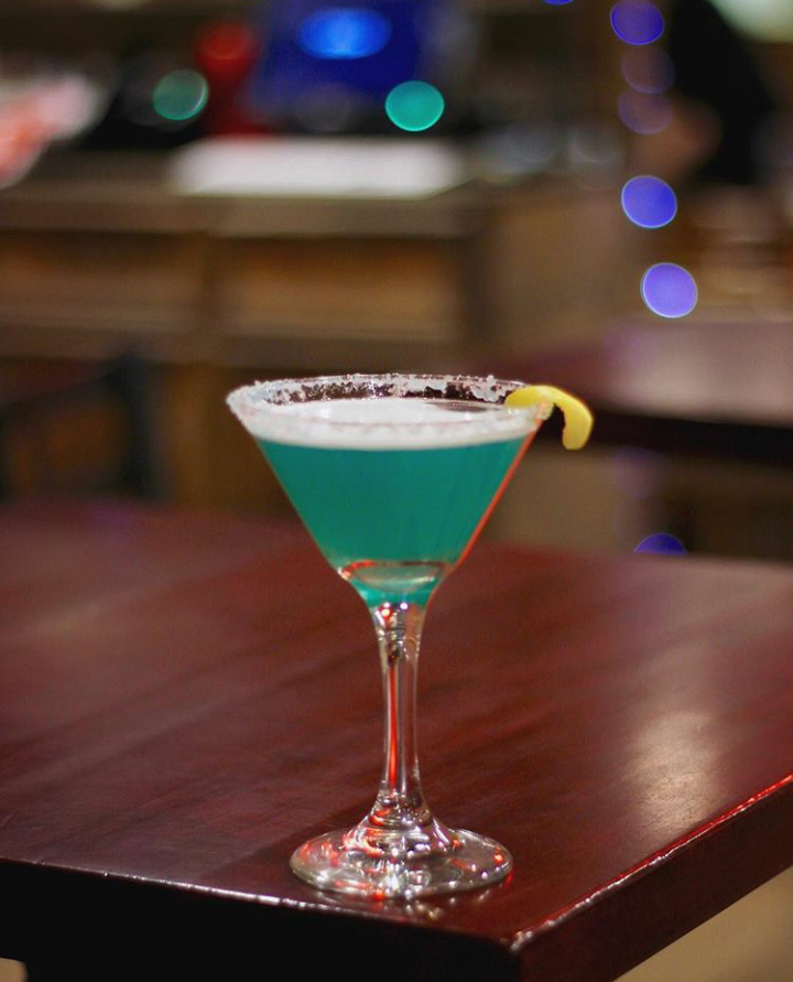 Bar Delicias — Comida y bebida