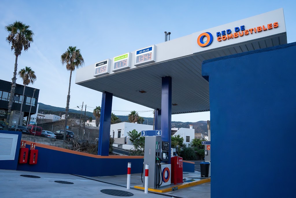 Estacion Red de Combustibles Canarios - Gasolina Low Cost — Exterior