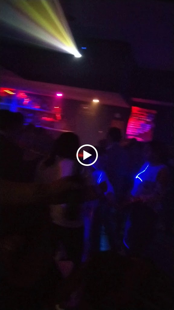 DISCO BAR FENIX — Del propietario