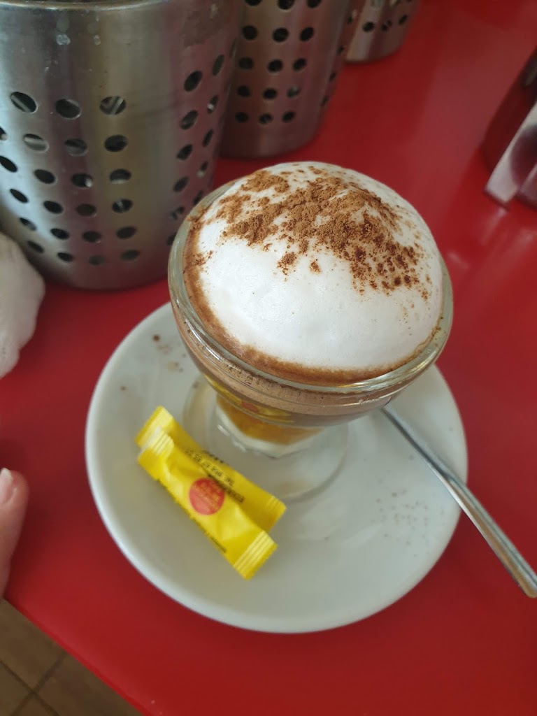 Cafe Bar M&J — Comida y bebida
