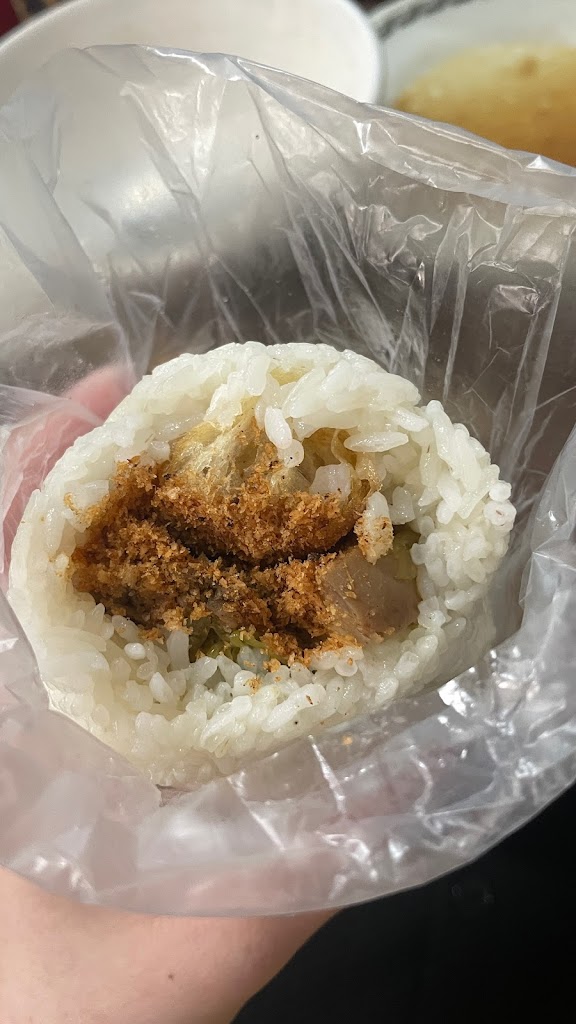 台中古早味炒麵+綜合湯早餐店 的照片