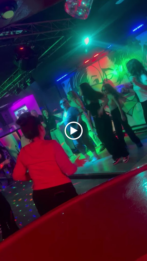 SAXOS KARAOKE DISCO SHISHA BAR — Ambiente