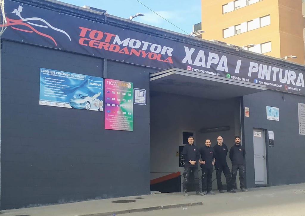 Tot Motor Cerdanyola — Exterior