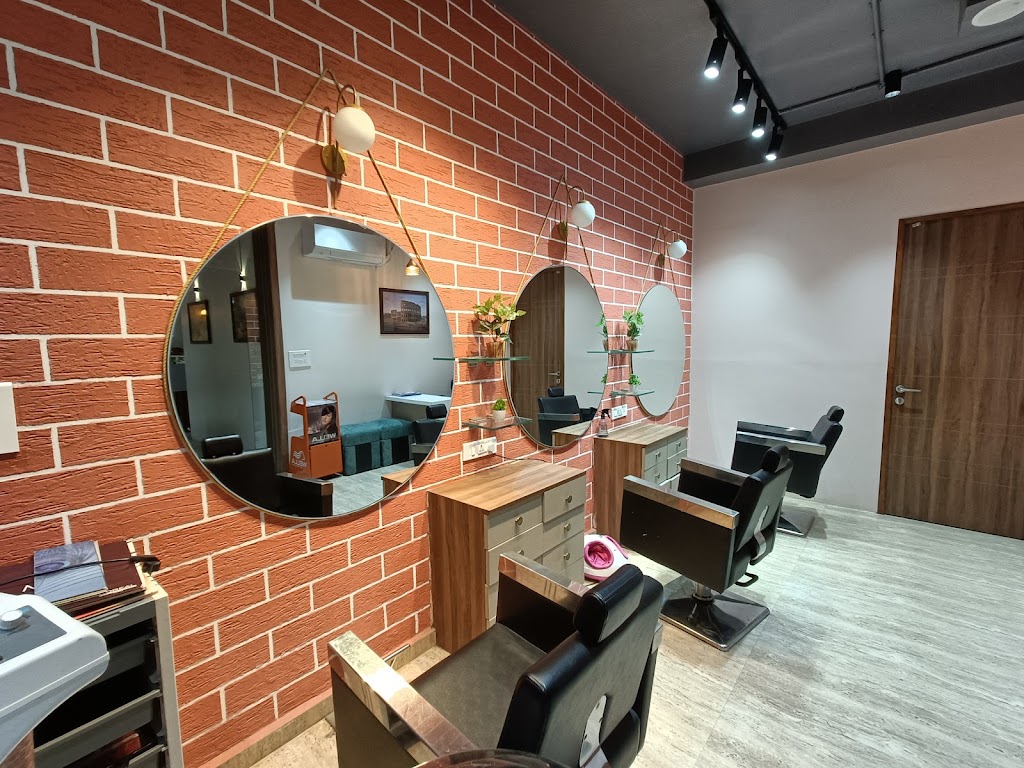 Naturally Yours Unisex Family Salon